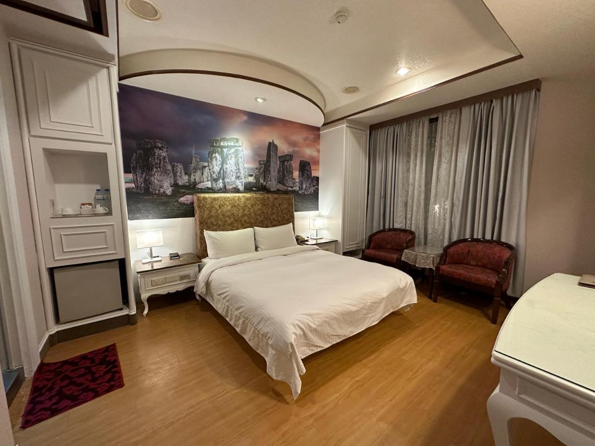 Wenpin Hotel - Pier 2 Гаосюн Экстерьер фото