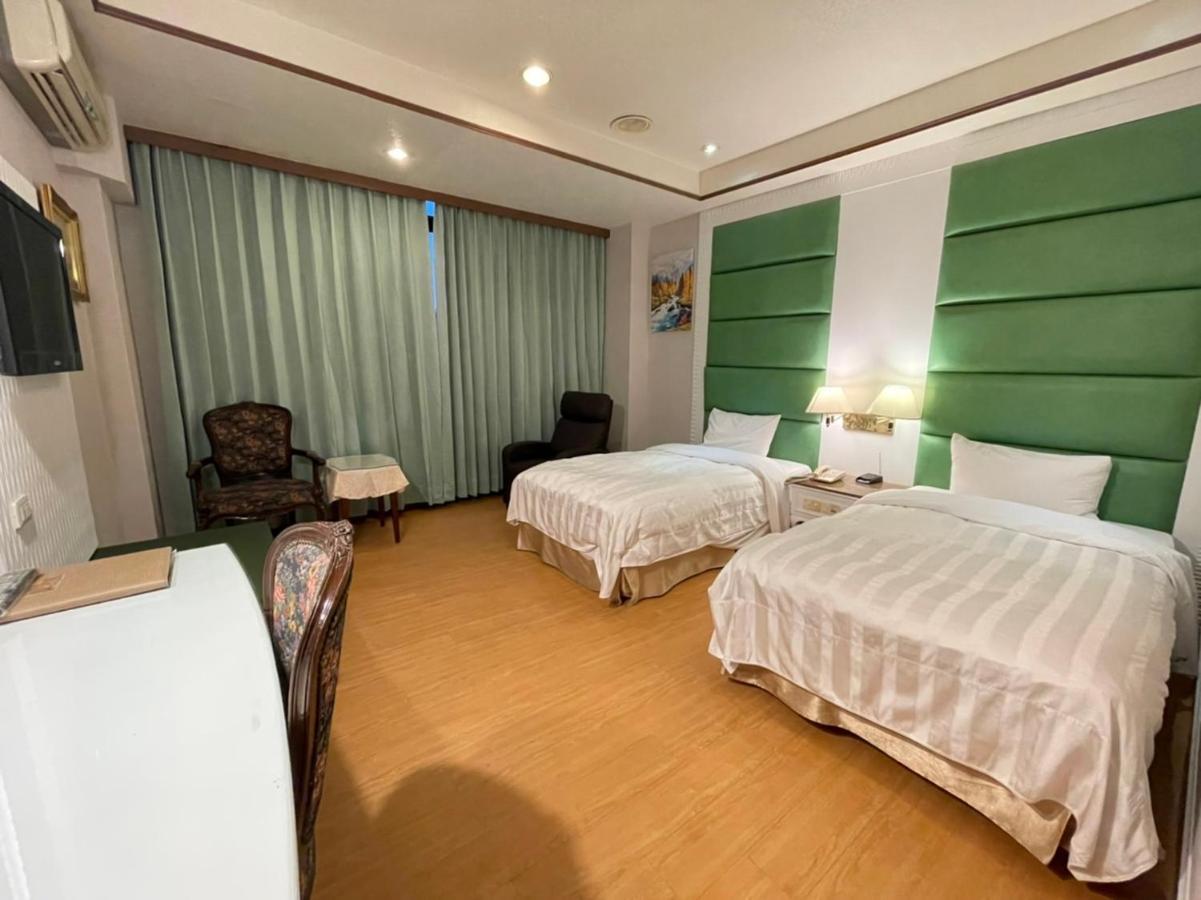 Wenpin Hotel - Pier 2 Гаосюн Экстерьер фото