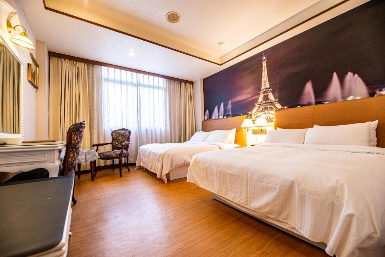 Wenpin Hotel - Pier 2 Гаосюн Экстерьер фото