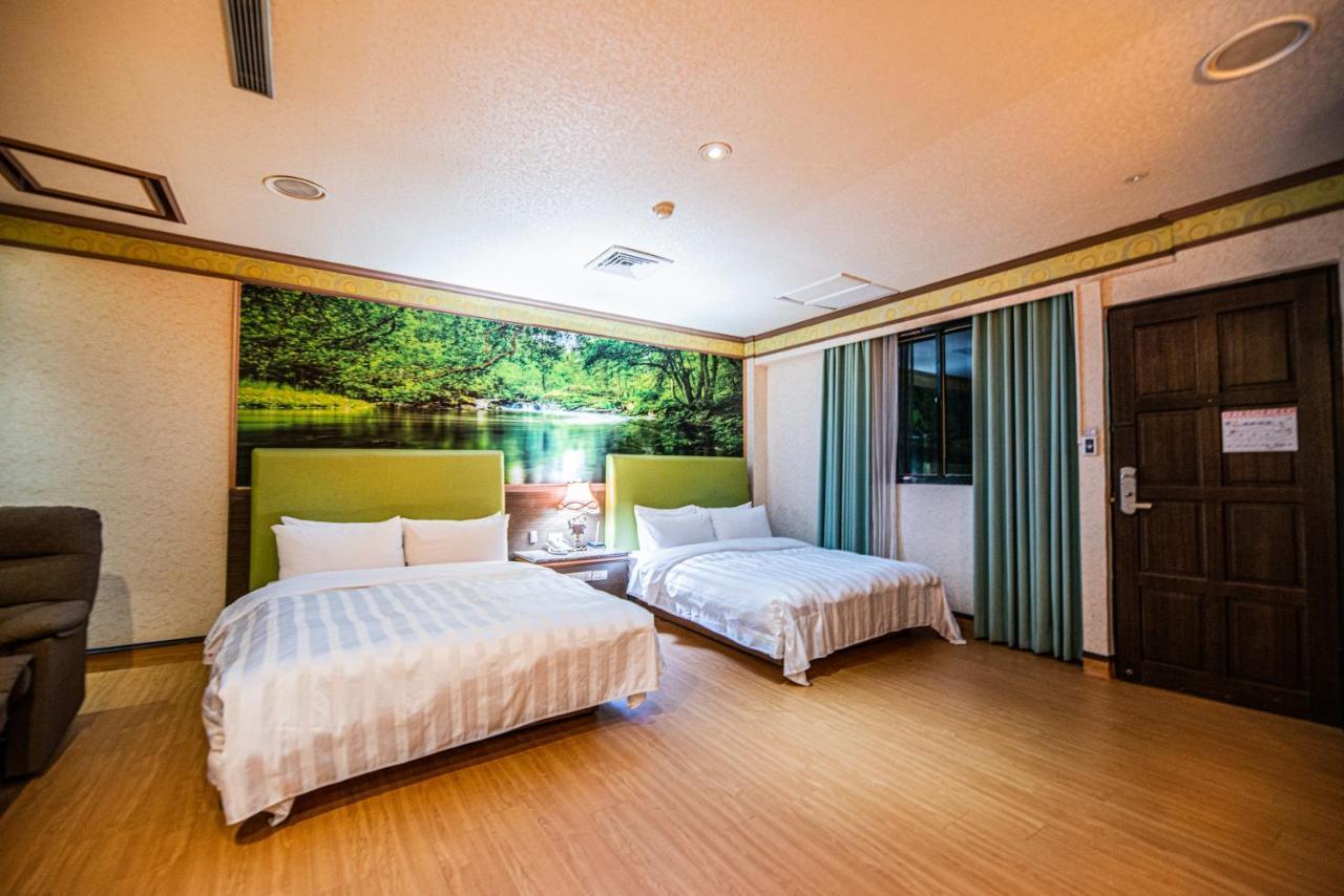 Wenpin Hotel - Pier 2 Гаосюн Экстерьер фото