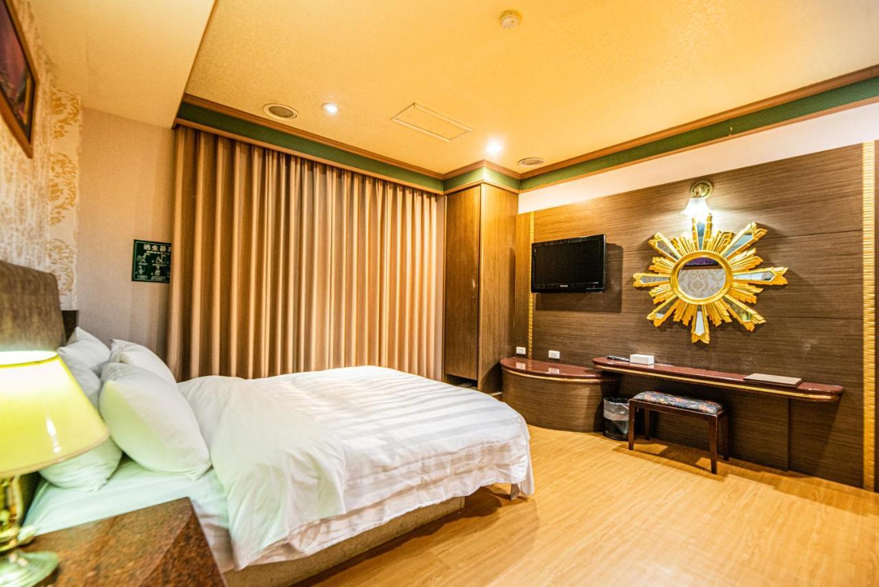 Wenpin Hotel - Pier 2 Гаосюн Экстерьер фото