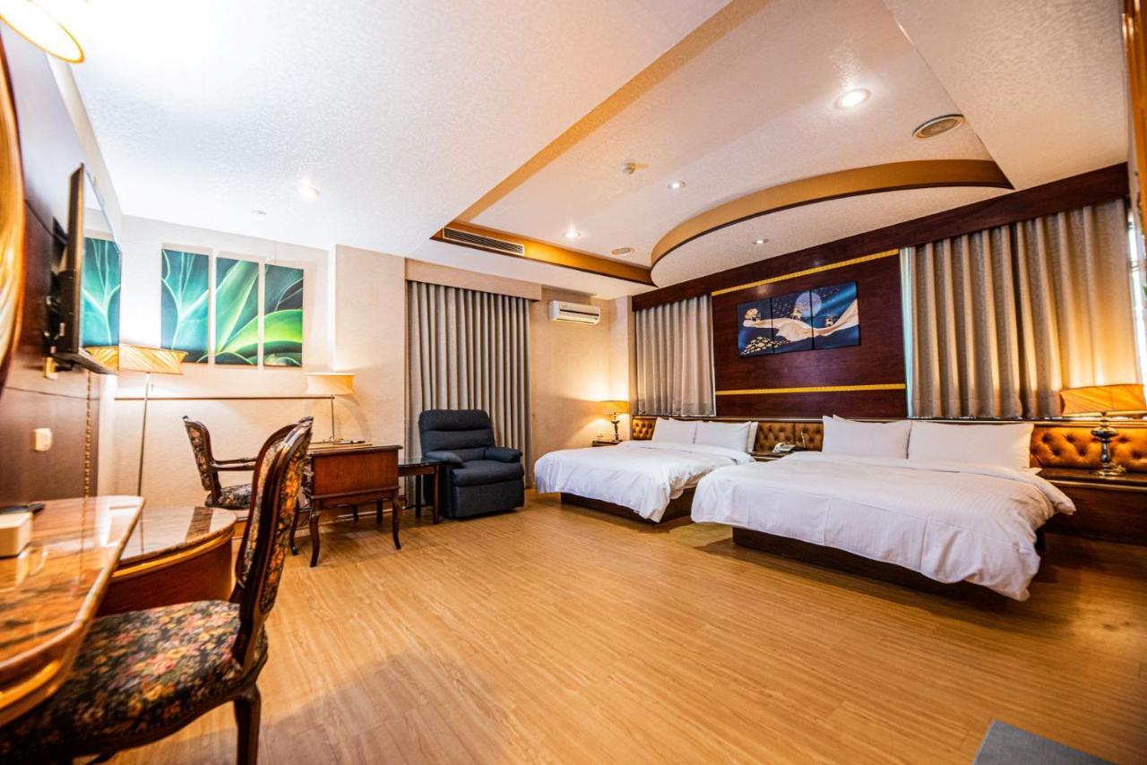 Wenpin Hotel - Pier 2 Гаосюн Экстерьер фото