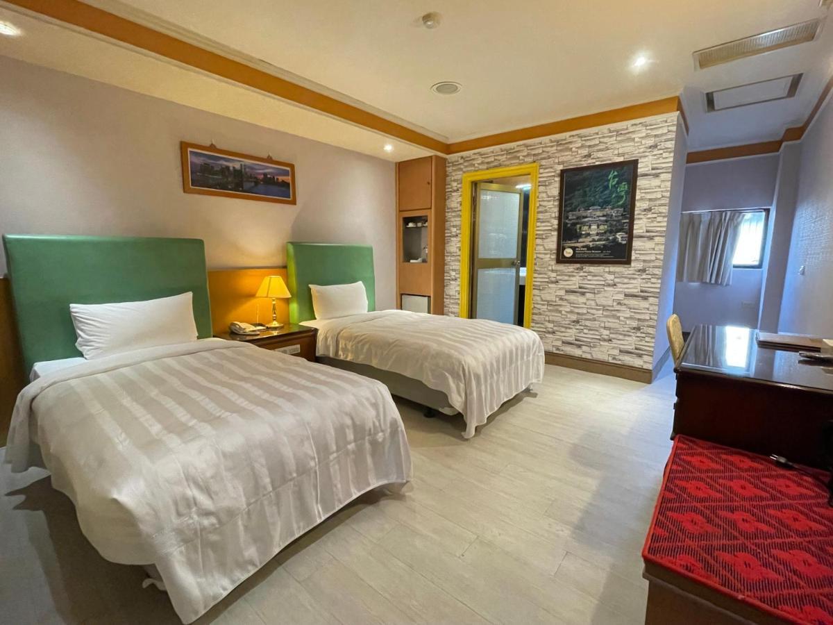 Wenpin Hotel - Pier 2 Гаосюн Экстерьер фото