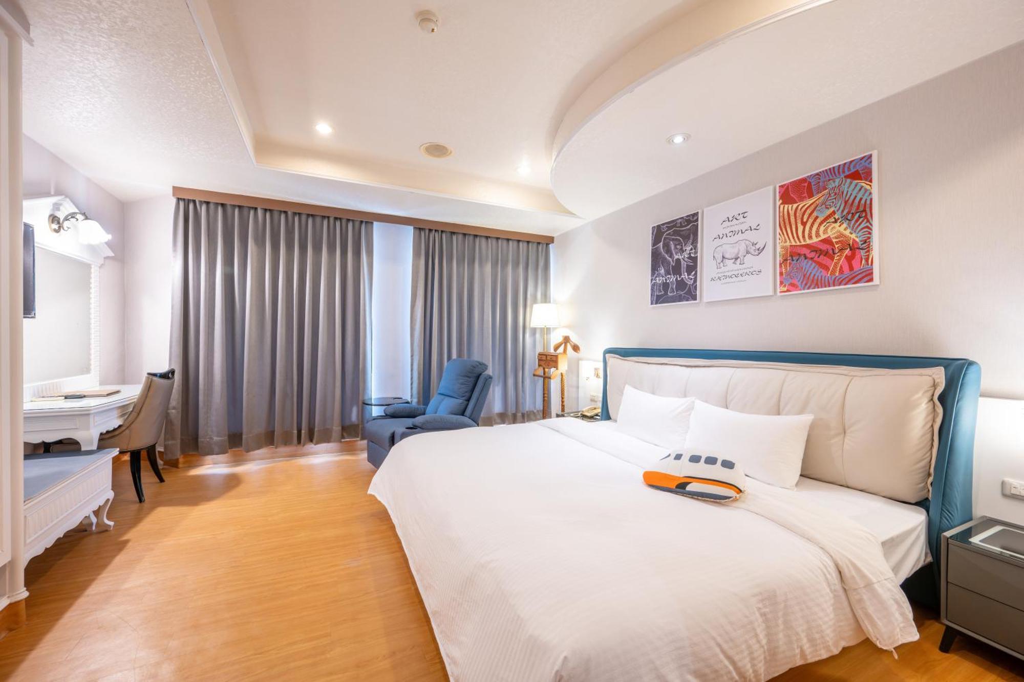 Wenpin Hotel - Pier 2 Гаосюн Экстерьер фото